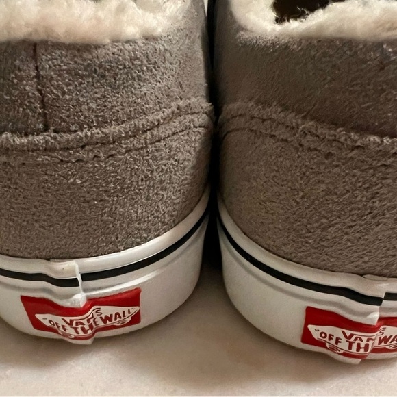 VANS Asher Suede Sherpa Slip-On Sneakers Light Gray Women's Size 9 New - Picture 5 of 9